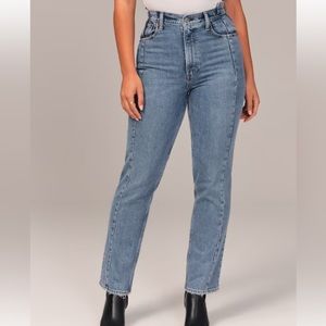 Abercrombie Curve Love Ultra High Rise 90s Straight Jean